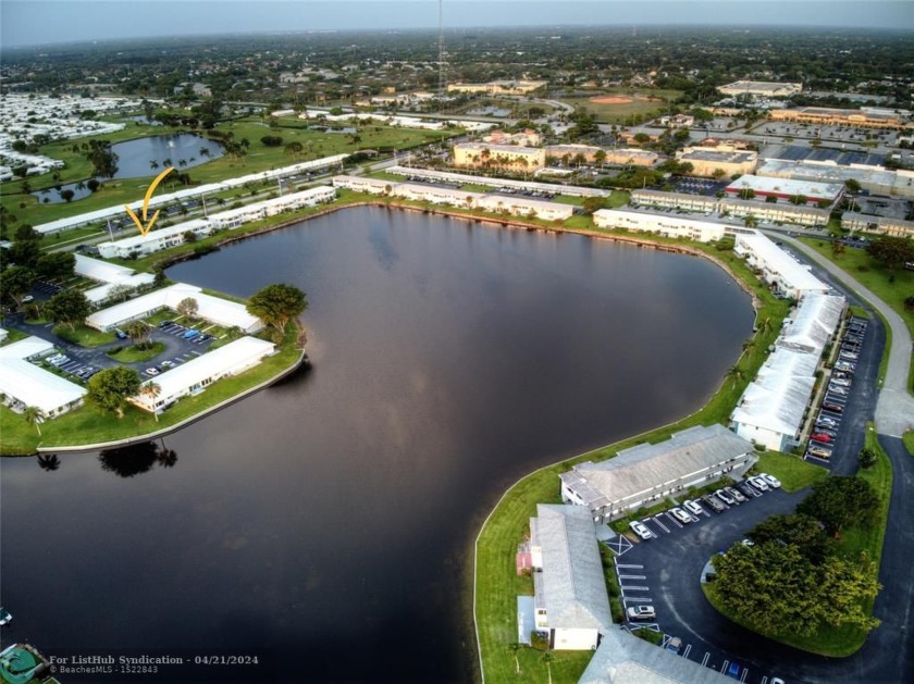 Attention golf enthusiasts! Embrace resort-style living in this - Beach Condo for sale in Boynton Beach, Florida on Beachhouse.com