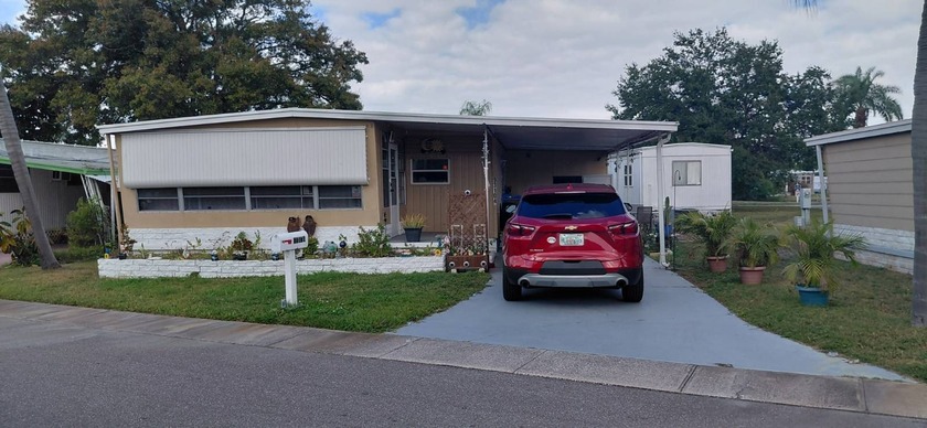 Come and see this nicely updated 2-bedroom, 2 bath home located - Beach Home for sale in Pinellas Park, Florida on Beachhouse.com