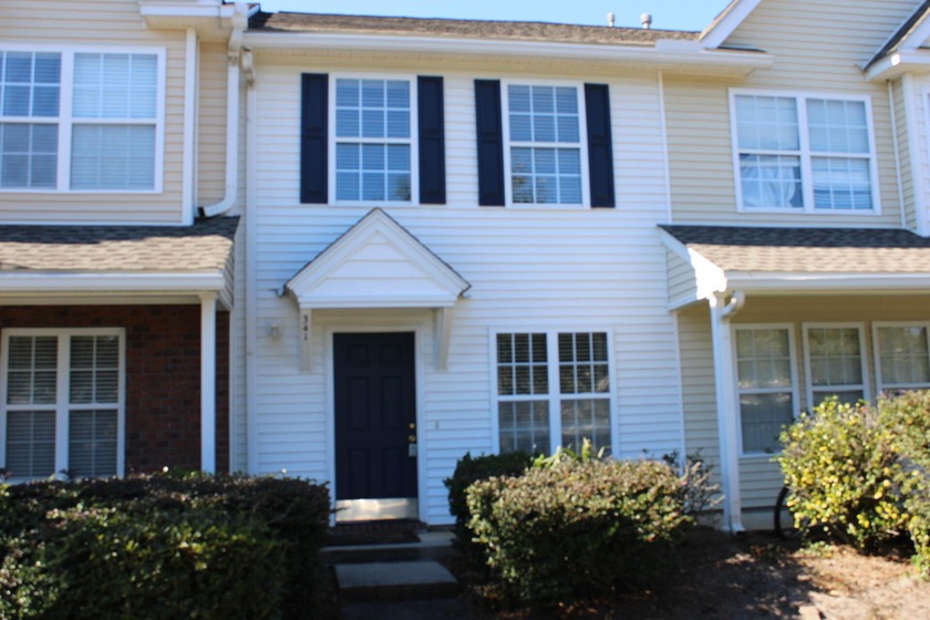 Wonderful townhome in sought after Beresford Commons. This quiet - Beach Townhome/Townhouse for sale in Charleston, South Carolina on Beachhouse.com