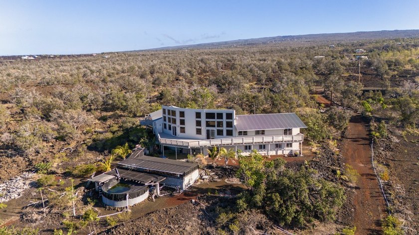 Spectacular Ocean Views, Multi-Family Potential & Endless - Beach Home for sale in Ocean View, Hawaii on Beachhouse.com