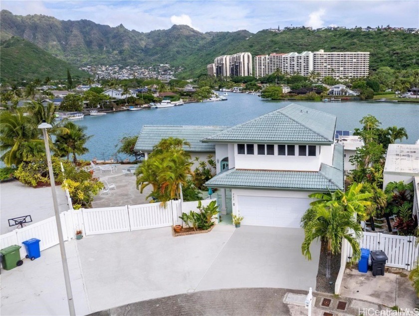 Listed below appraised value! Discover luxurious coastal living - Beach Home for sale in Honolulu, Hawaii on Beachhouse.com