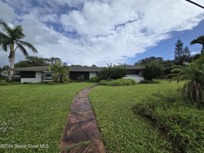 Almost an acre south of Fifth Ave (SOFA)?! A very rare - Beach Home for sale in Indialantic, Florida on Beachhouse.com