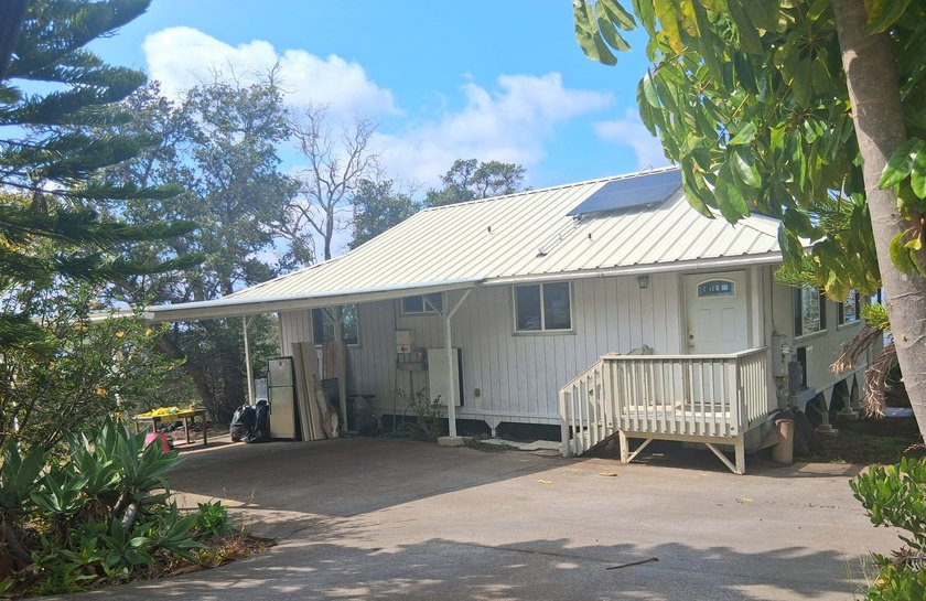 Great location, ocean views! a few blocks from the highway. - - Beach Home for sale in Ocean View, Hawaii on Beachhouse.com