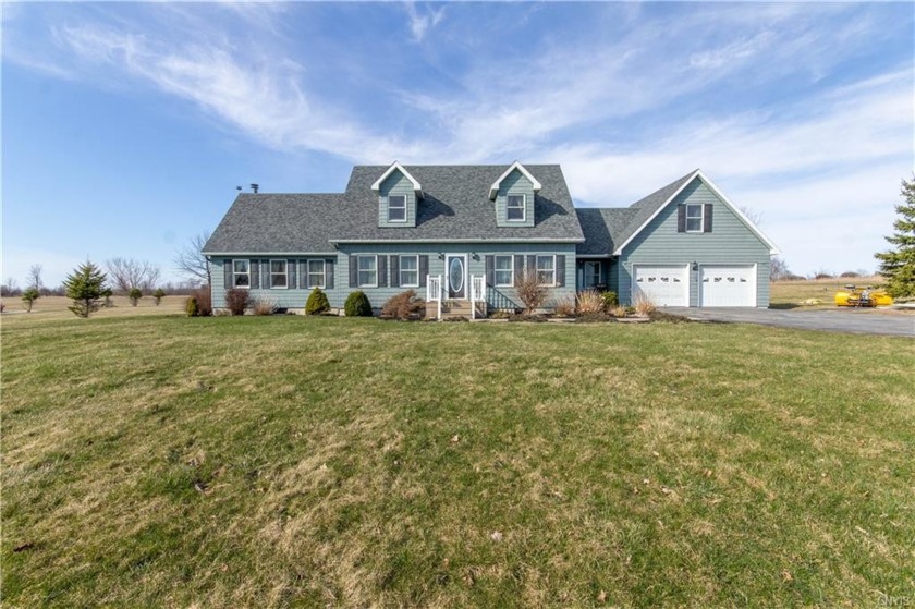 Stunning pristine 2500SF+ Lakeside Cape Cod on 5 acres of land! - Beach Home for sale in Dexter, New York on Beachhouse.com