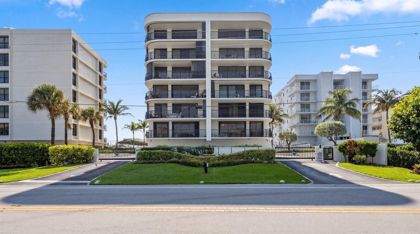 Bright and Spacious 3 Bed 3.5 Bath Condo in Oceanfront Boutique - Beach Condo for sale in South Palm Beach, Florida on Beachhouse.com