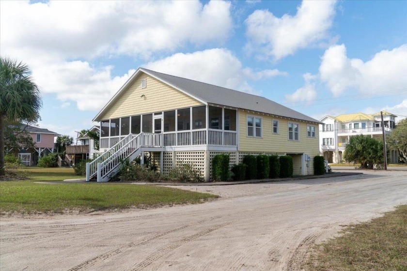 ''Just Sew'' is a charming, classic Edisto Beach cottage built - Beach Home for sale in Edisto Beach, South Carolina on Beachhouse.com