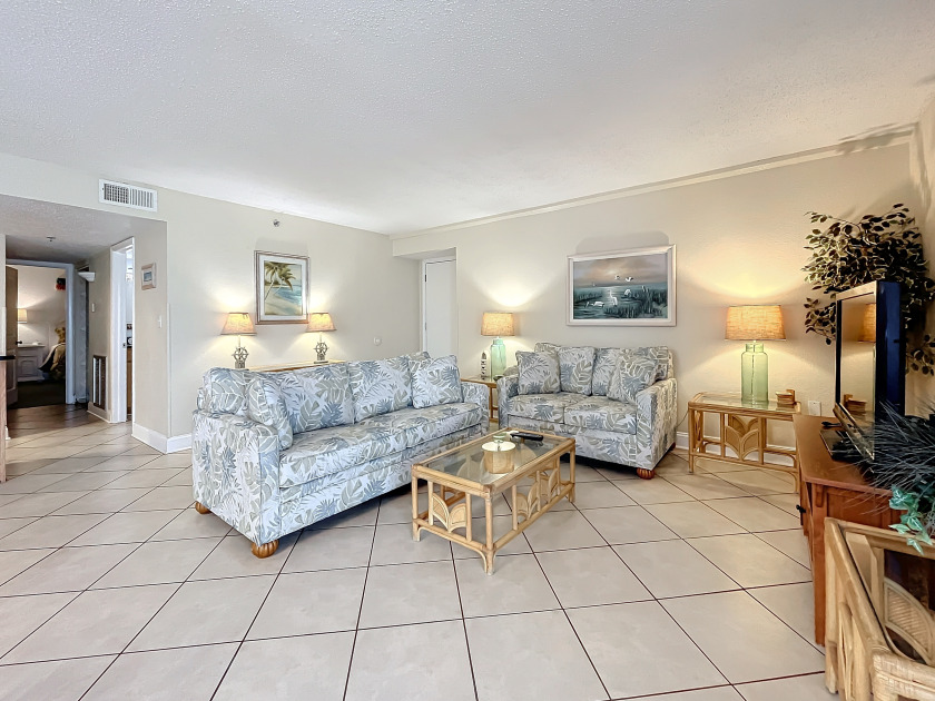 May 31 - June 21, $1195/WK at Holiday Villas III- 605 - Beach Vacation Rentals in Indian Shores, Florida on Beachhouse.com