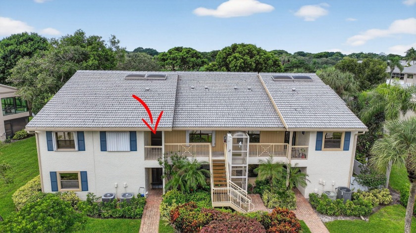 Spacious & Elegant 3BR + Den, 2BA with Lake Views in Hunters - Beach Condo for sale in Boynton Beach, Florida on Beachhouse.com