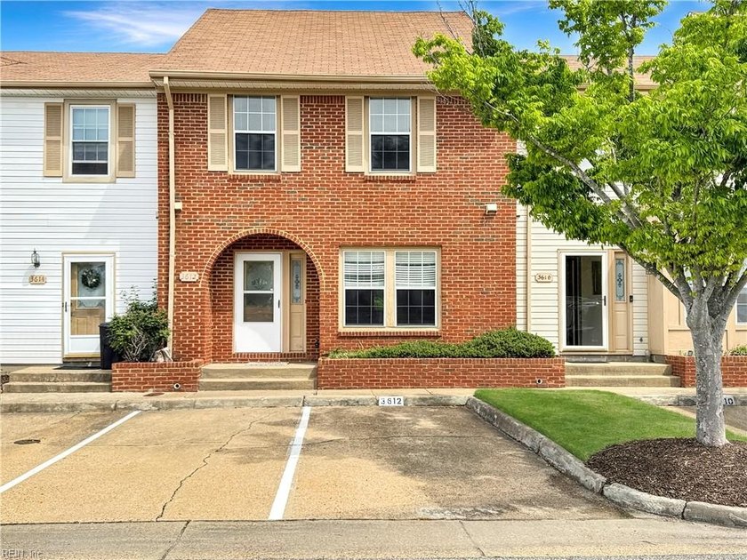 Charming 3-bedroom, 2.5-bath townhome in Virginia Beach priced - Beach Townhome/Townhouse for sale in Virginia Beach, Virginia on Beachhouse.com