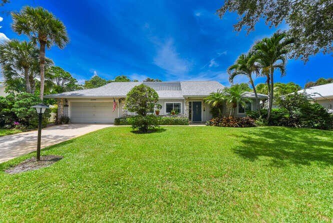Located in Hobe Sound's best kept secret!! Eaglewood has - Beach Home for sale in Hobe Sound, Florida on Beachhouse.com