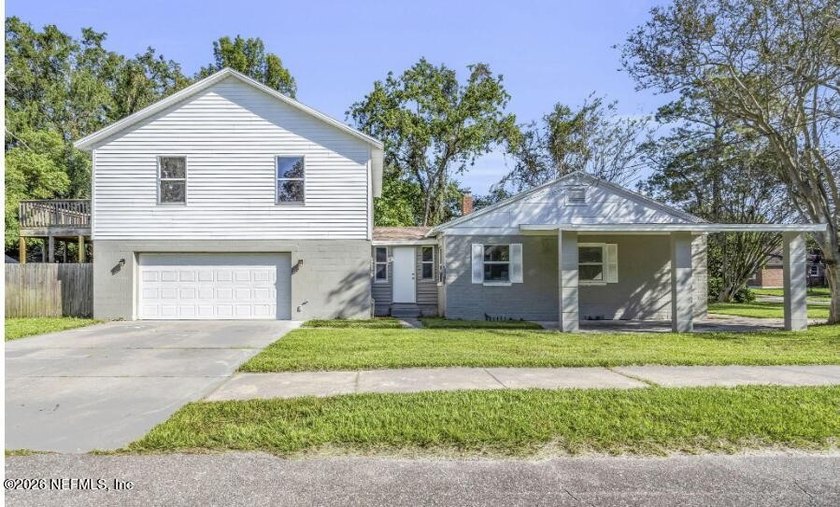 Welcome to your new home in the Lakeshore area! Come visit this - Beach Home for sale in Jacksonville, Florida on Beachhouse.com