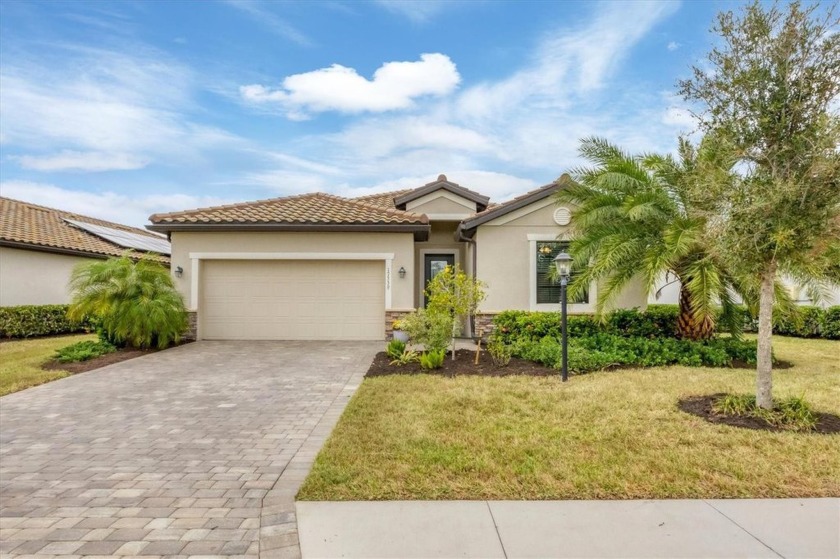 One or more photo(s) has been virtually staged. Discover the - Beach Home for sale in Lakewood Ranch, Florida on Beachhouse.com