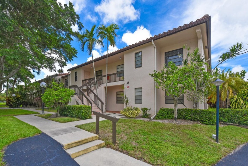 Absolutely stunning light and bright 1st floor condo in the - Beach Condo for sale in Boca Raton, Florida on Beachhouse.com