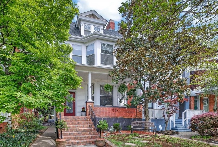Beautiful Victorian circa 1908 in the heart of Ghent. Welcoming - Beach Home for sale in Norfolk, Virginia on Beachhouse.com