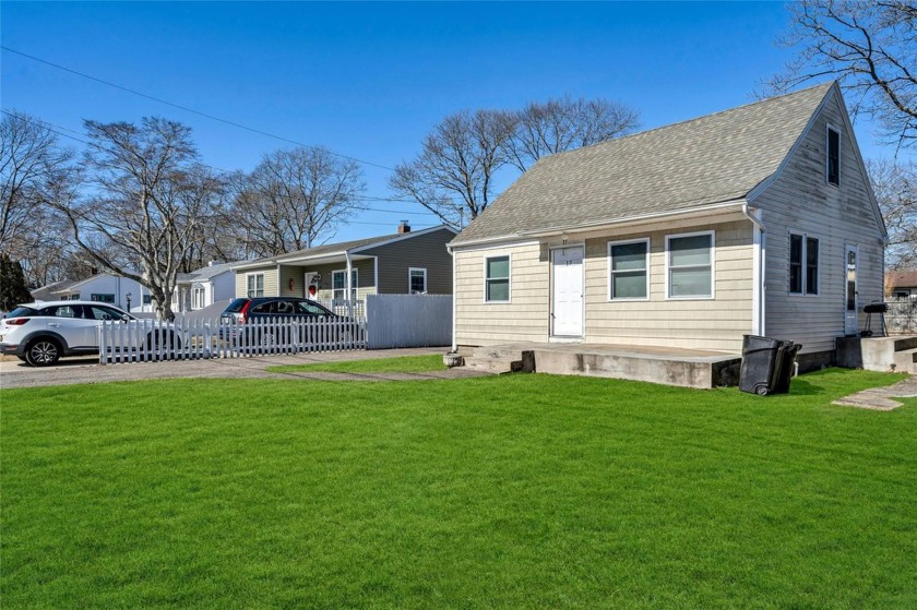 Renovated cape. fenced in back yard, new boiler, Tenant occupied - Beach Home for sale in Mastic Beach, New York on Beachhouse.com