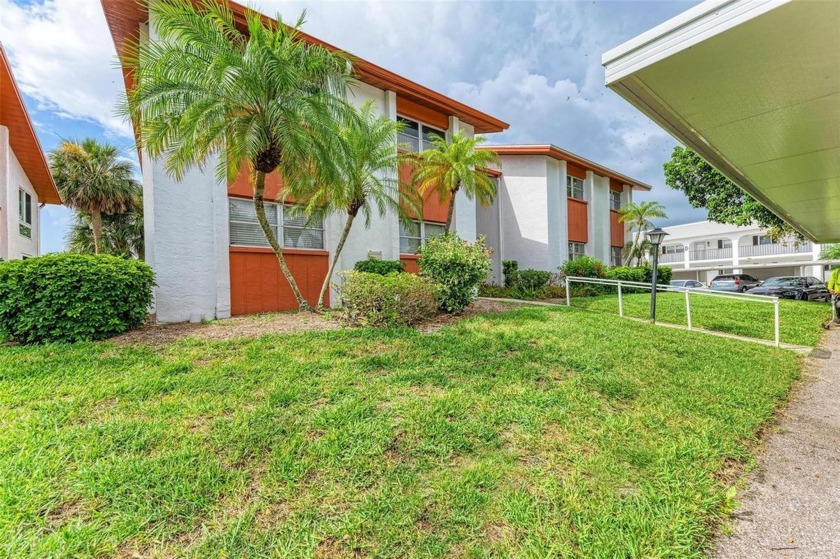 MOTIVATED SELLER!, Live in paradise without the hassle. This - Beach Condo for sale in Bradenton, Florida on Beachhouse.com