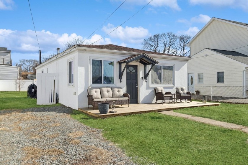 Welcome to 157 E Shore Rd, a stunning 2-bedroom, 1-bathroom - Beach Home for sale in Lindenhurst, New York on Beachhouse.com