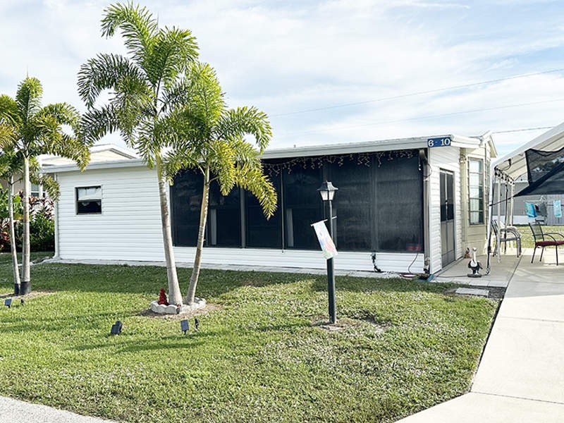 DRASTIC PRICE REDUCTION - SELLER MUST LEAVE FLORIDA!!! This 1 - Beach Home for sale in Bonita Springs, Florida on Beachhouse.com