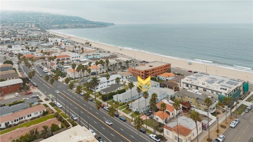 This exceptional 11-unit apartment building is being offered for - Beach Apartment for sale in Redondo Beach, California on Beachhouse.com
