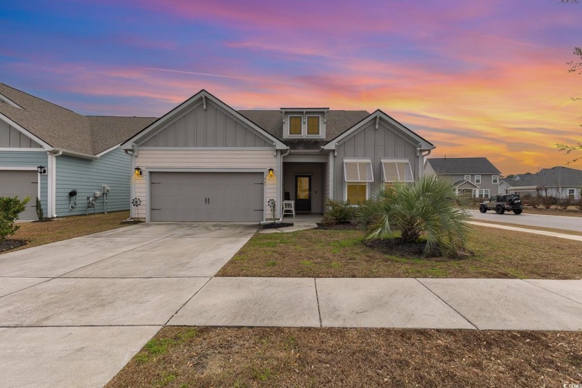 Tucked away in the desirable Park Place community at Market - Beach Home for sale in Myrtle Beach, South Carolina on Beachhouse.com