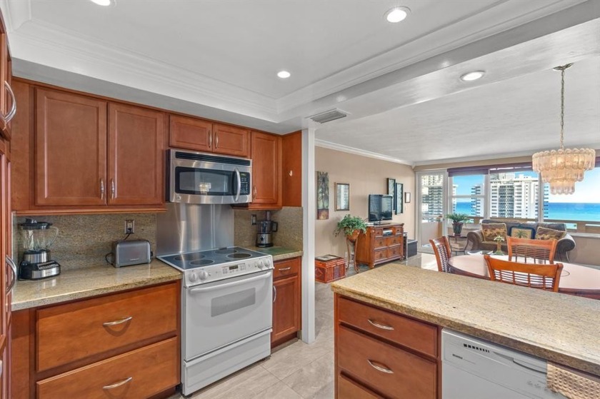 Beautiful one bedroom and one bath ocean view apartment offers - Beach Condo for sale in Fort Lauderdale, Florida on Beachhouse.com