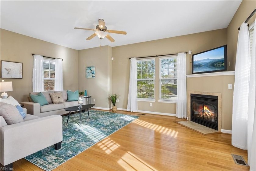Show this one first! This beautiful no fee Condo has 3 levels of - Beach Condo for sale in Virginia Beach, Virginia on Beachhouse.com