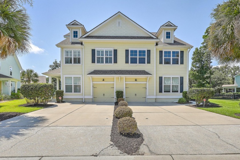 Welcome to this stunning 3-bedroom, 2.5-bath townhome nestled in - Beach Home for sale in Mount Pleasant, South Carolina on Beachhouse.com