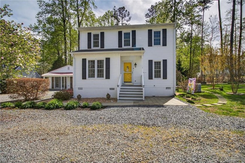 Discover effortless living in Urbanna Creek Farms with this - Beach Home for sale in Saluda, Virginia on Beachhouse.com
