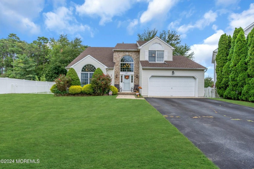 Welcome home to your beautiful lakefront escape at the Jersey - Beach Home for sale in Brick, New Jersey on Beachhouse.com