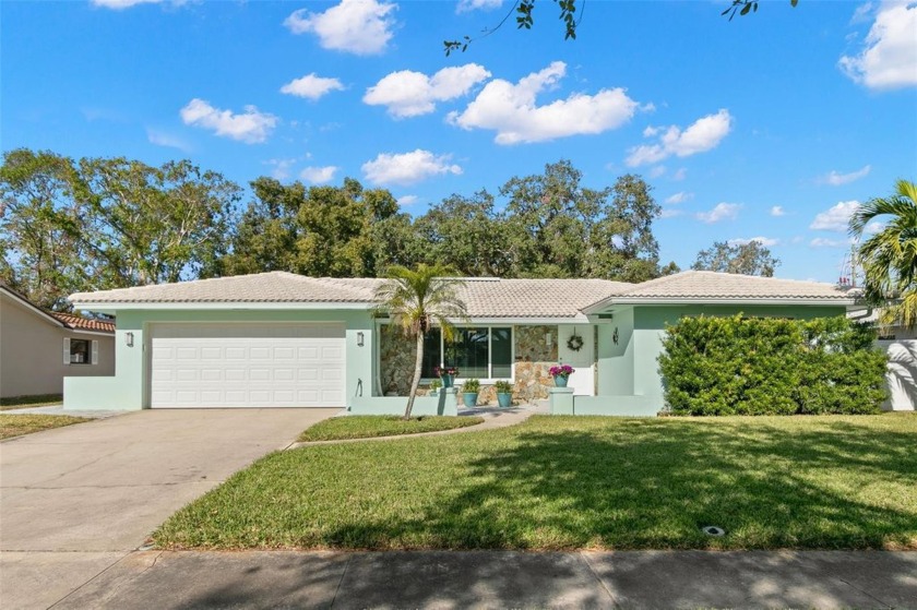 Welcome to this beautifully renovated 2-bedroom, 2-bathroom home - Beach Home for sale in Seminole, Florida on Beachhouse.com