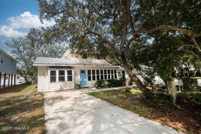 Check out this rare opportunity to own 2.5 lots in Oak Island - Beach Home for sale in Oak Island, North Carolina on Beachhouse.com