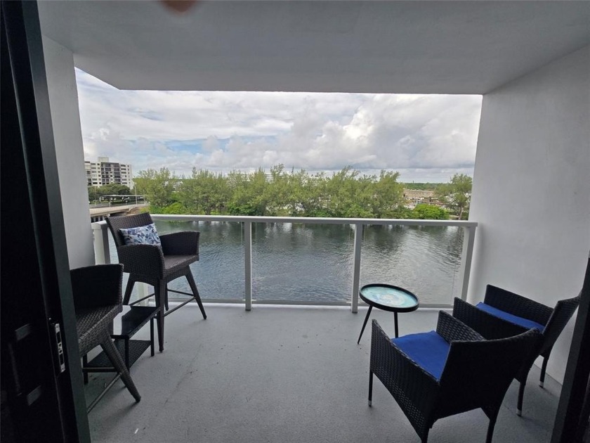 THIS UNIT IS PRICED TO SELL! WELL MANAGED, WELL MAINTANED - Beach Condo for sale in Pompano Beach, Florida on Beachhouse.com