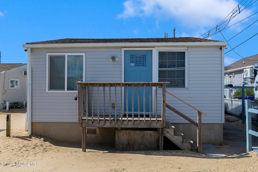 An Ocean Beach 3 charming oceanside cottage is now available! - Beach Home for sale in Lavallette, New Jersey on Beachhouse.com