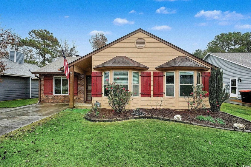 Looking for the perfect balance between the quiet charm of - Beach Home for sale in Murrells Inlet, South Carolina on Beachhouse.com