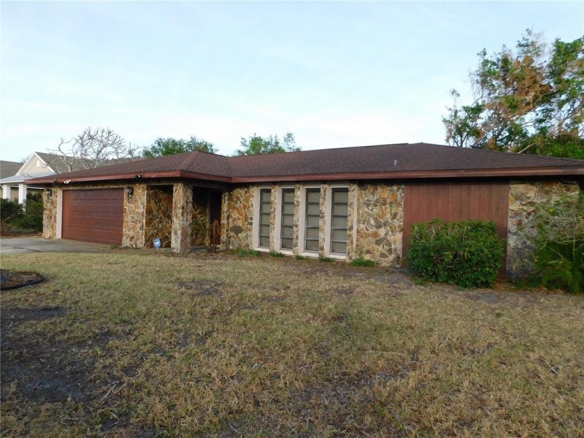 Quietly tucked away between Manatee Ave W and Riverview Blvd - Beach Home for sale in Bradenton, Florida on Beachhouse.com