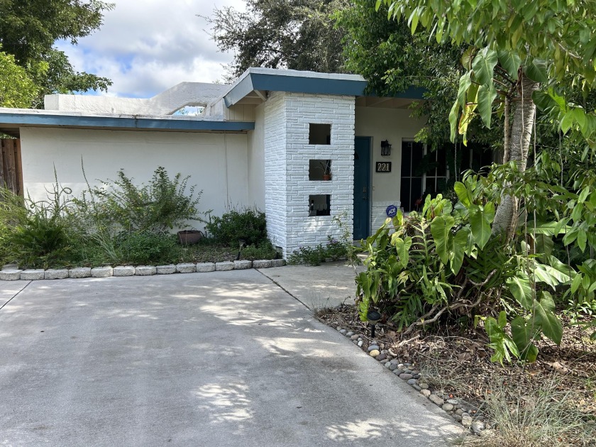 Your Private Oasis in the Heart of Delray!Live just minutes from - Beach Home for sale in Delray Beach, Florida on Beachhouse.com