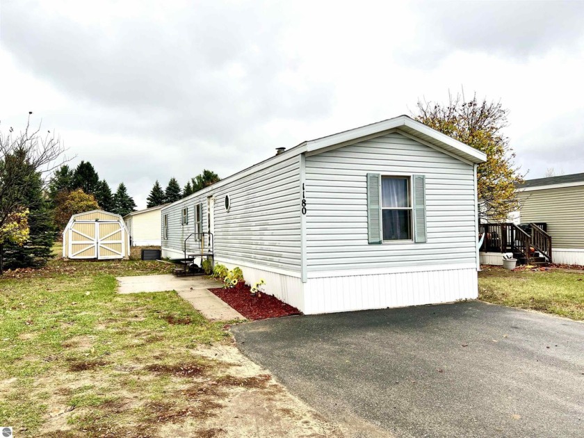 Well maintained and updated 3 bed/2 bath home in the Silver - Beach Home for sale in Traverse City, Michigan on Beachhouse.com