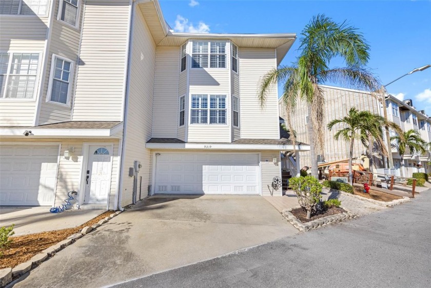 Discover the perfect blend of elegance and resort-style living - Beach Townhome/Townhouse for sale in ST Pete Beach, Florida on Beachhouse.com