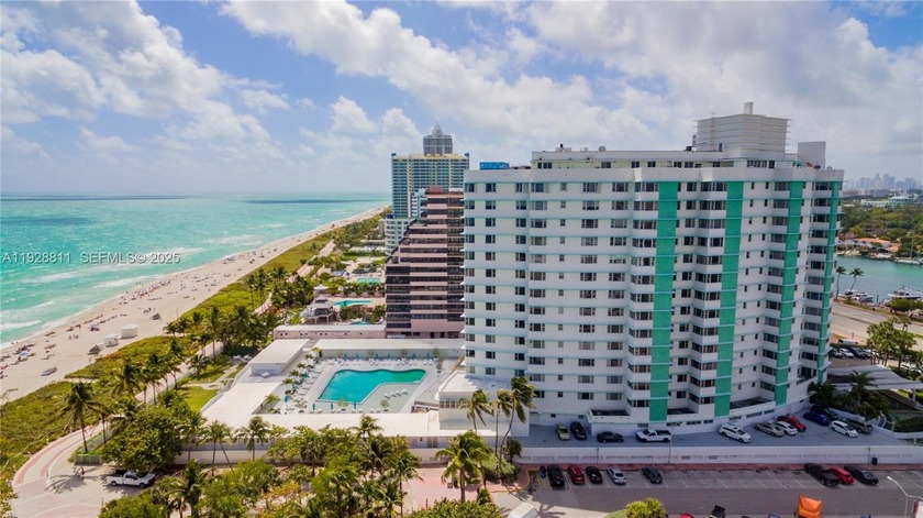 Spacious 1560SF apartment ATTRACTIVELY PRICED ($375/SF) to - Beach Condo for sale in Miami Beach, Florida on Beachhouse.com