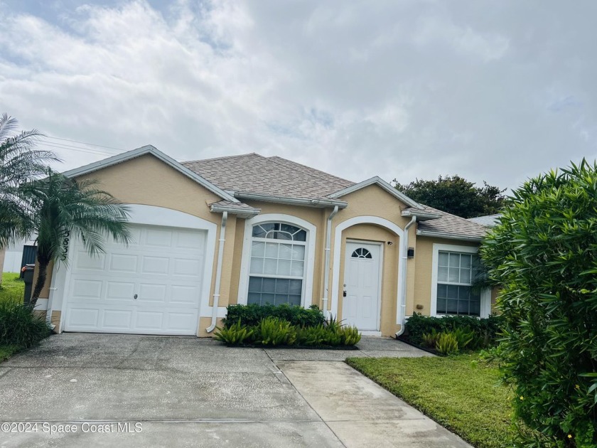 Discover your new sanctuary! This captivating three-bedroom, two - Beach Home for sale in Vero Beach, Florida on Beachhouse.com