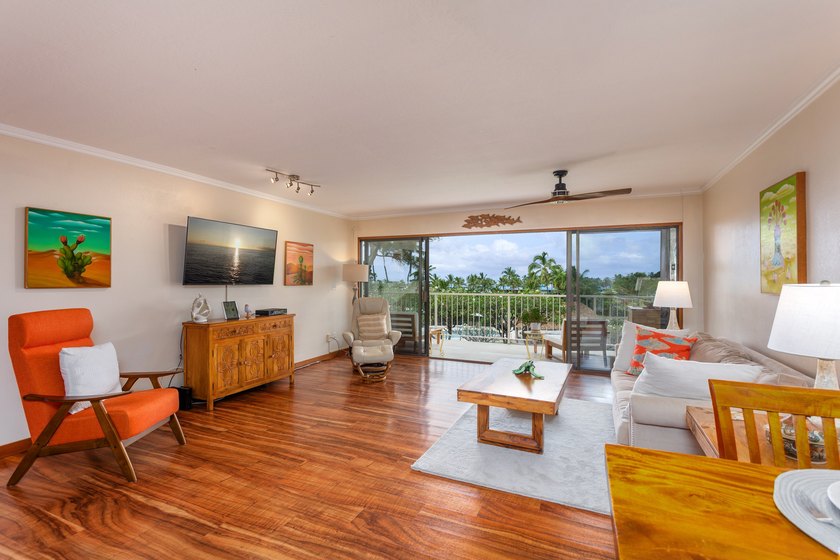 This beautifully remodeled two-bedroom, two-bath condo at - Beach Condo for sale in Kailua Kona, Hawaii on Beachhouse.com