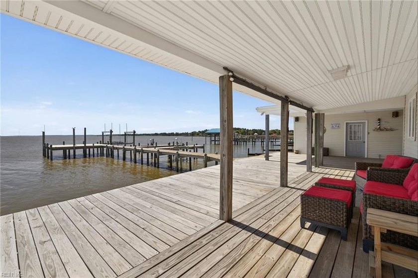 Experience the Rappahannock River with spectacular views - Beach Home for sale in Dunnsville, Virginia on Beachhouse.com