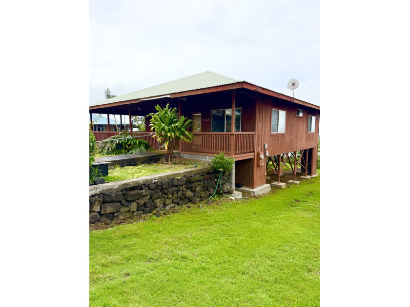Charming 3 bedroom, 2 bathroom home located in the heart of - Beach Home for sale in Naalehu, Hawaii on Beachhouse.com