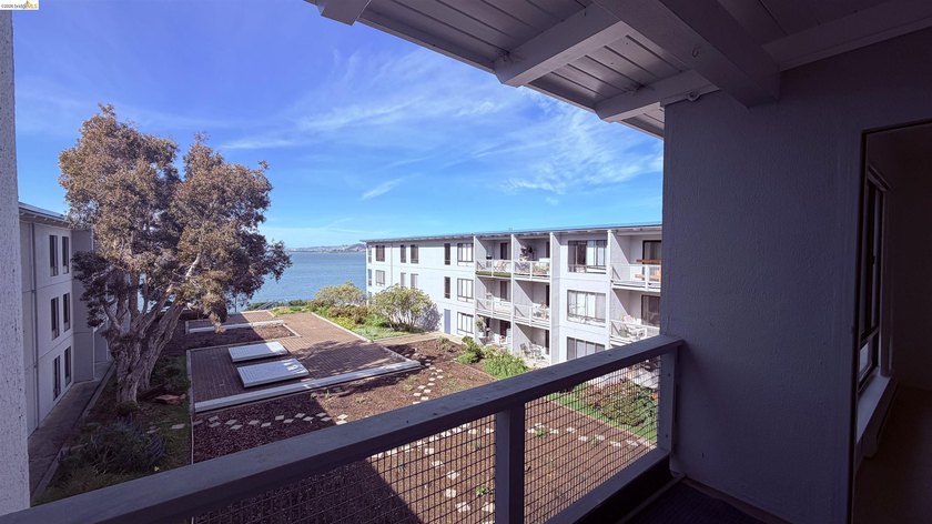 Elevate your lifestyle in this stunning converted 1 bedroom - Beach Condo for sale in Emeryville, California on Beachhouse.com