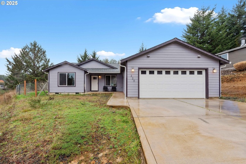 Welcome home to this 2022 stick built residence offering 3 - Beach Home for sale in Reedsport, Oregon on Beachhouse.com