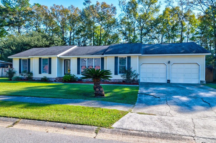 Remarkable 4 bed/3 bath, 2900SF home with a FROG, massive - Beach Home for sale in Charleston, South Carolina on Beachhouse.com