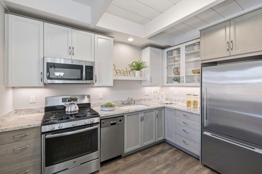 JUST STEPS TO THE SAND AND THE VILLAGE AT RIO DEL MAR! Just a - Beach Home for sale in Aptos, California on Beachhouse.com