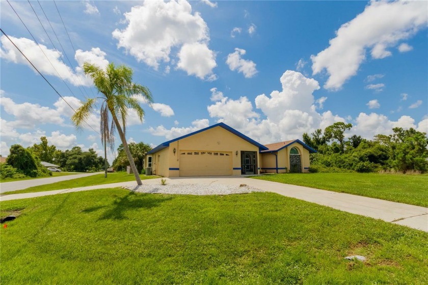 With the option of the lot next door, you'll have the freedom to - Beach Home for sale in Port Charlotte, Florida on Beachhouse.com