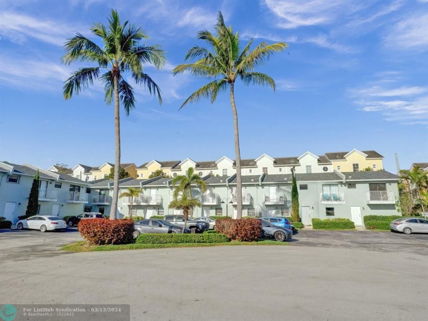This 1 Bedroom 1.5 Bath Townhouse in Lighthouse Point Features - Beach Townhome/Townhouse for sale in Lighthouse Point, Florida on Beachhouse.com