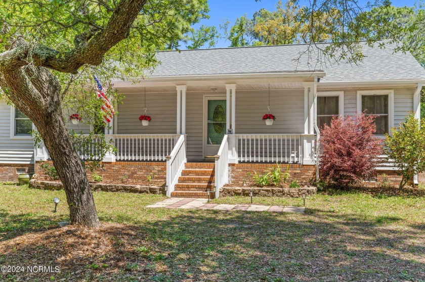 SELLER NOW OFFERING A $10,000 SELLER CREDIT AT CLOSING! Location - Beach Home for sale in Southport, North Carolina on Beachhouse.com